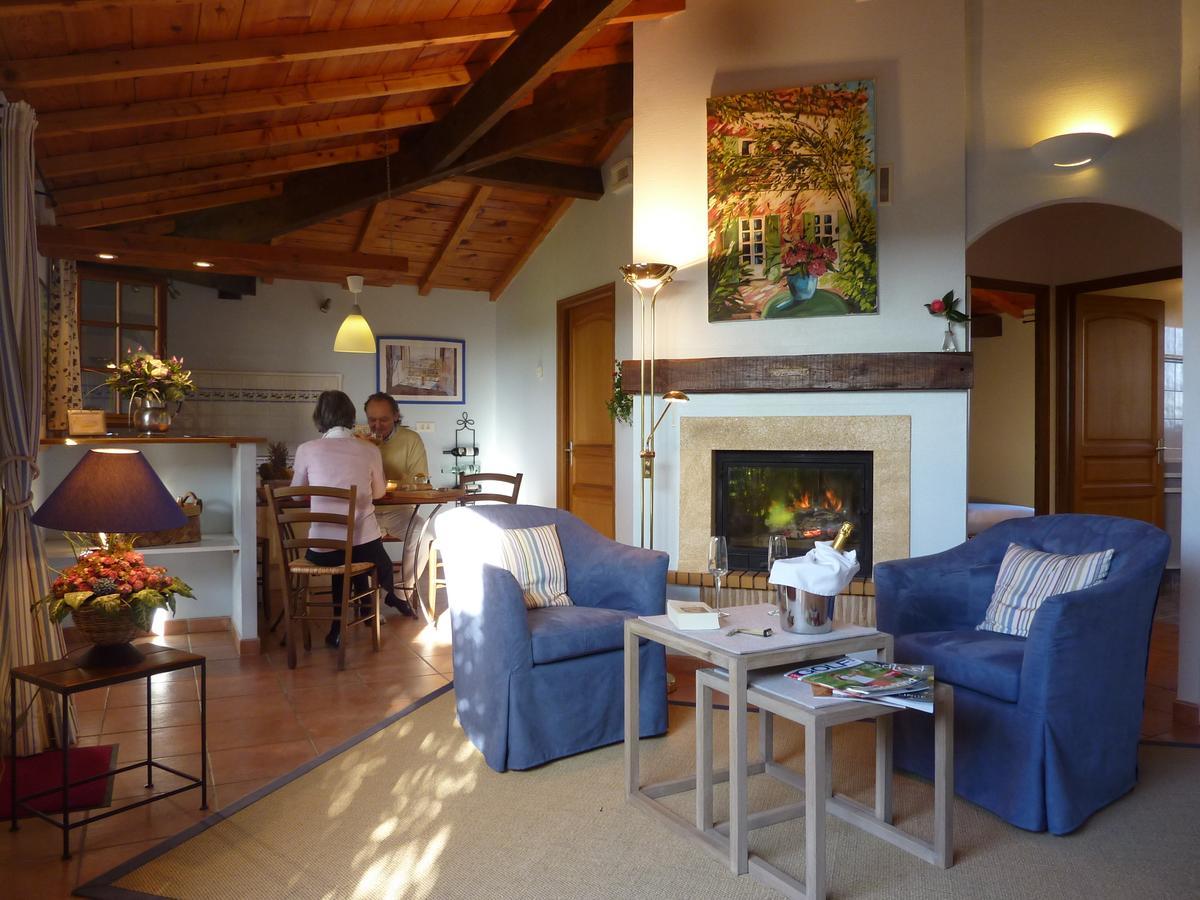 Au Jardin Fleuri Hotel Bosset Phòng bức ảnh